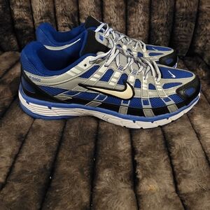 Nike Men's Blue and Gray Running Shoes